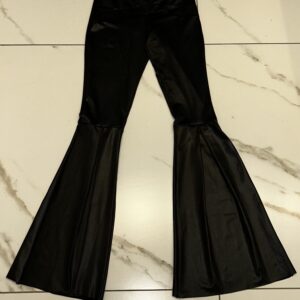 Calça preta courino flare (Sumy)