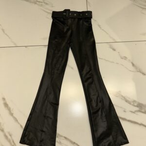 Calça preta courino (Yara)